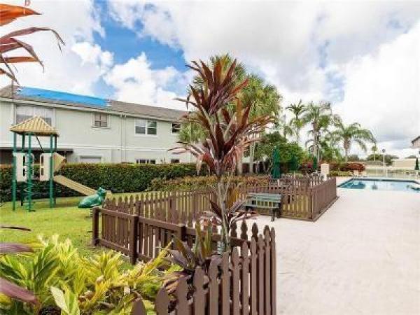 Les Chateaux, 4730 Grapevine Way, Davie, Florida 33331, image 1