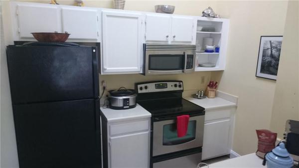 LakeView Club, 2880 N Oakland Forest Dr #214, Oakland Park, Florida 33309, image 1