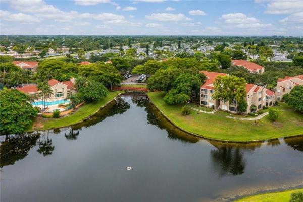 Verano At Delray, 1745 Palm Cove Blvd #3-208, Delray Beach, Florida 33445, image 2