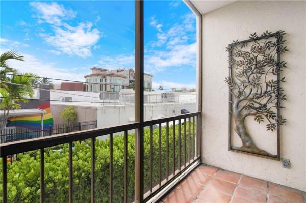 Las Olas Manor, 1212 SE 2nd Ct #203, Fort Lauderdale, Florida 33301, image 3