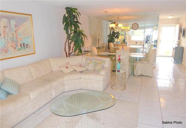 Village Royale Greenway, 2620 NE 1st Ct #101, Boynton Beach, Florida 33435, image 3