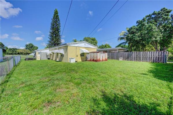 Fulford By The Sea, 2040 NE 174th St, North Miami Beach, Florida 33162, image 3
