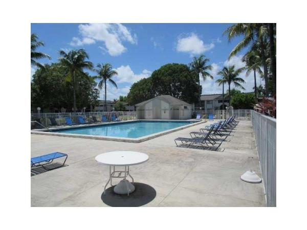 Carmel Lakes, 20731 NE 4th Pl #203, Ives Estates, Florida 33179, image 3