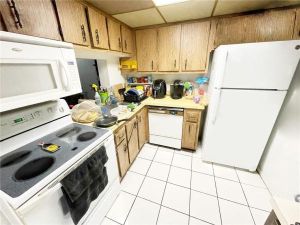 Brookfield Square, 2800 NW 56th Ave #F-201, Lauderhill, Florida 33313, image 2