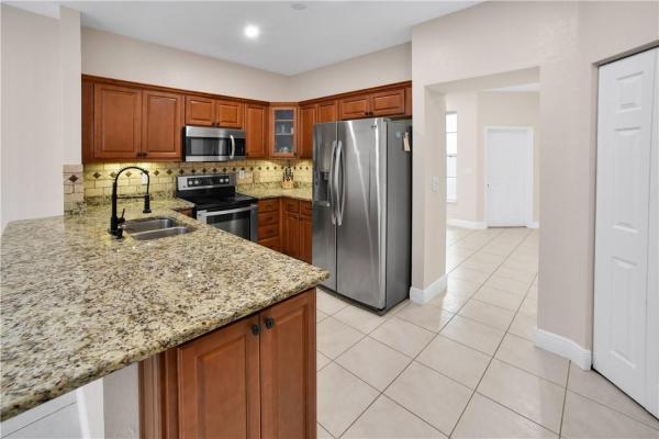 Addison Court At Wyndham Lakes, 5671 NW 119th Way, Coral Springs, Florida 33076, image 3
