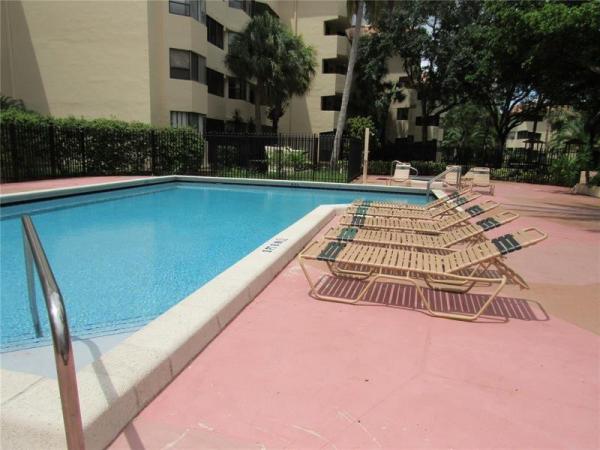 Plantation Forest, 7451 NW 16th St #402, Plantation, Florida 33313, image 2