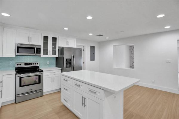 Hillsboro Pines, 5211 NW 76th Pl, Coconut Creek, Florida 33073, image 3