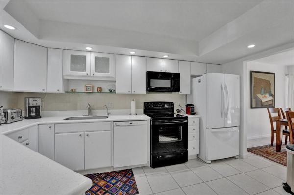 Camino Real Village, 5751 Camino Del Sol #301, Boca Raton, Florida 33433, image 1