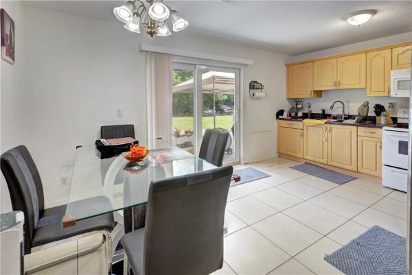 Lake Worth No HOA, 4060 Cooley Ct, Lake Worth, Florida 33461, image 2