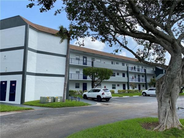 Sands Point, 8340 Sands Point Blvd #305, Tamarac, Florida 33321, image 1