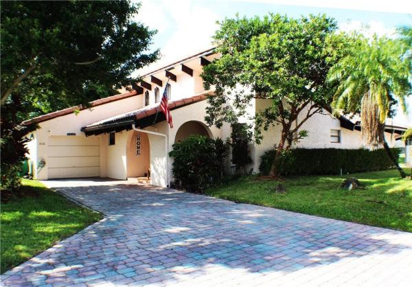 The Pines At Woodmont, 8156 Pine Cir #11, Tamarac, Florida 33321, image 3