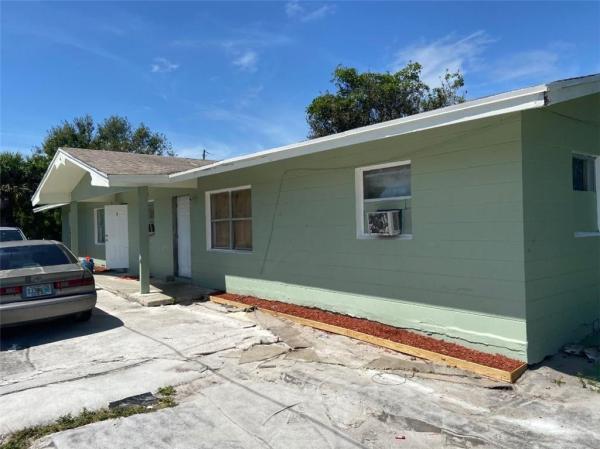 Fort Pierce No HOA, 1710 Canal Ter, Fort Pierce, Florida 34950, image 2