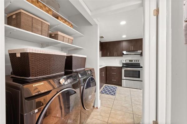 Indian Summer Village, 361 W Park Dr #12, Fountainebleau, Florida 33172, image 2