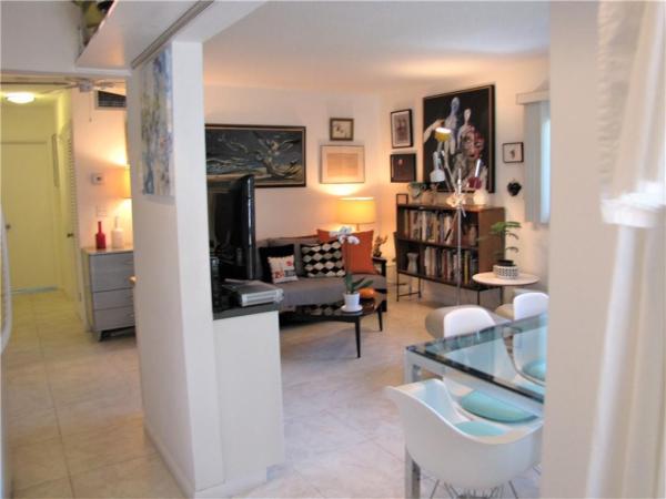 Costa Crest, 2110 NE 39th St #1B, Fort Lauderdale, Florida 33308, image 1