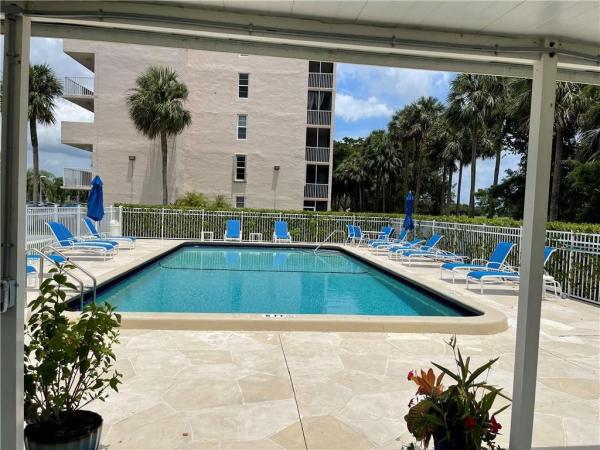 Coronado At Jacaranda, 200 Jacaranda Dr #5C, Plantation, Florida 33324, image 2