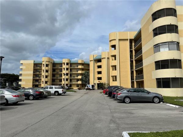 Isles Of Inverrary, 6575 W Oakland Park Blvd #503, Lauderhill, Florida 33313, image 2