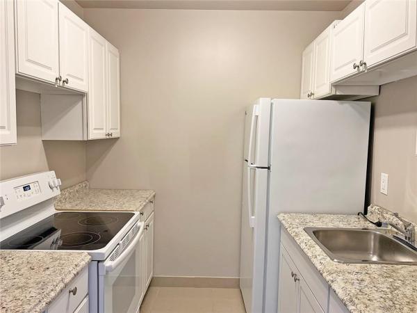 Fairfield Apartments, 2303 S Federal Hwy #21, Boynton Beach, Florida 33435, image 2