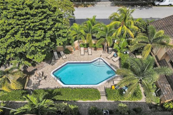 Southport Townhomes, 700 SE 14th St #J, Fort Lauderdale, Florida 33316, image 2
