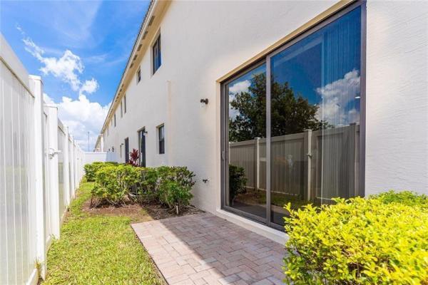 Champion Lakes, 456 NE 194th Ter #456, Ives Estates, Florida 33179, image 2