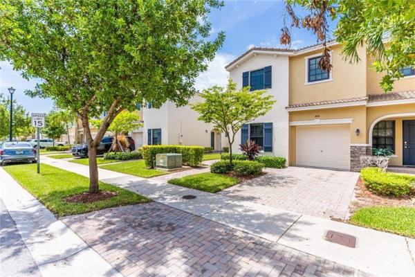 Champion Lakes, 456 NE 194th Ter #456, Ives Estates, Florida 33179, image 1