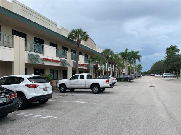 9100 Belvedere Rd #213, Royal Palm Beach, Florida 33411, image 2