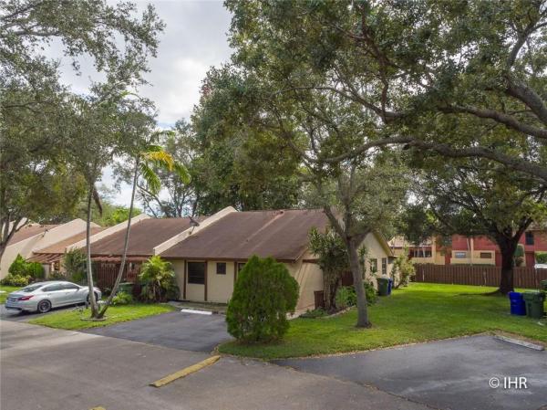 East Lakes Townhomes, 9684 NW 15th Ct, Pembroke Pines, Florida 33024, image 1