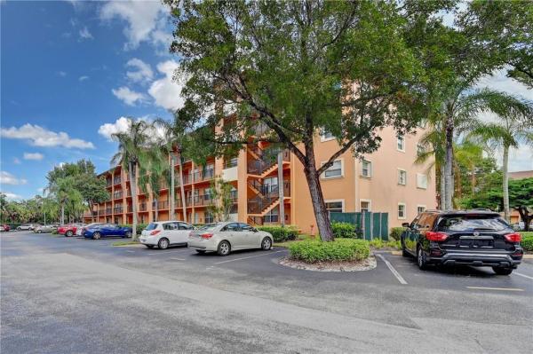 Plymouth At Century Village, 571 SW 142nd Ave #313O, Pembroke Pines, Florida 33027, image 1