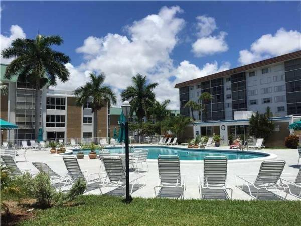 Avon At River Shores, 3040 NE 16th Ave #A405, Oakland Park, Florida 33334, image 1