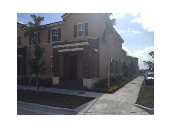 Kendall Commons Townhomes, 9302 SW 171st Ave 0, The Hammocks, Florida 33196, image 2