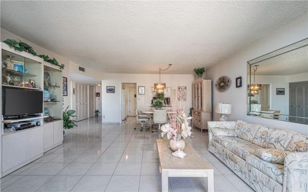 Oxford Towers, 1501 S Ocean Dr #1402, Hollywood, Florida 33019, image 1