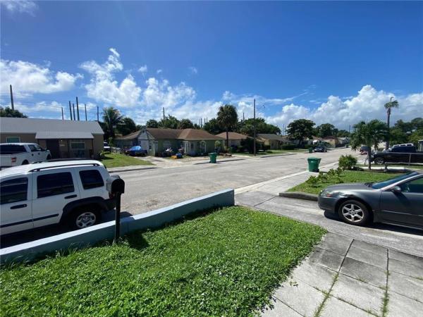 Riviera Beach Heights, 824 W 2nd St, Riviera Beach, Florida 33404, image 3