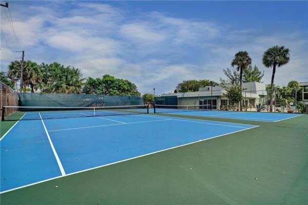 The Racquet Club, 807 W Oakland Park Blvd #G2, Oakland Park, Florida 33311, image 1