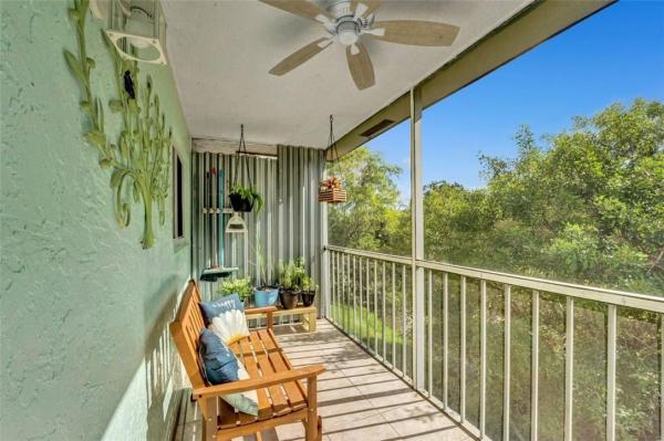 Sandalfoot Squire, 9220 SW 3rd St #915, Boca Raton, Florida 33428, image 2