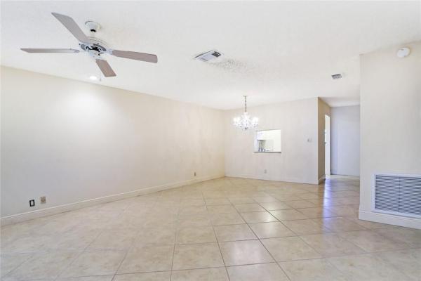 Pond Apple Place 2, 4410 NW 20th St #468, Coconut Creek, Florida 33066, image 3