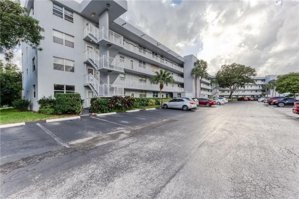 Royal Park, 115 Royal Park Dr #1D, Oakland Park, Florida 33309, image 1