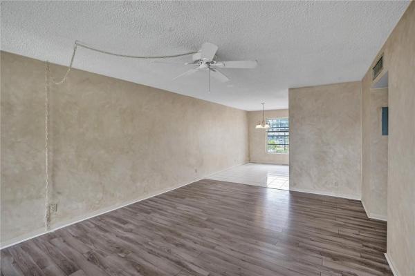 Pell Manor, 2458 Polk St #210, Hollywood, Florida 33020, image 3