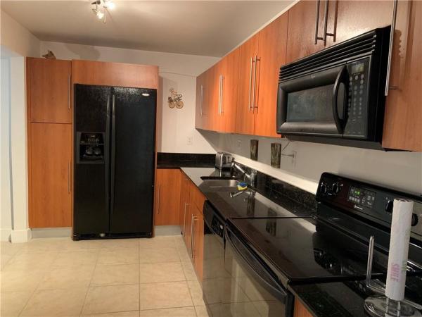 The Residences On Hollywood Beach, 3000 S Ocean Dr #306, Hollywood, Florida 33019, image 2