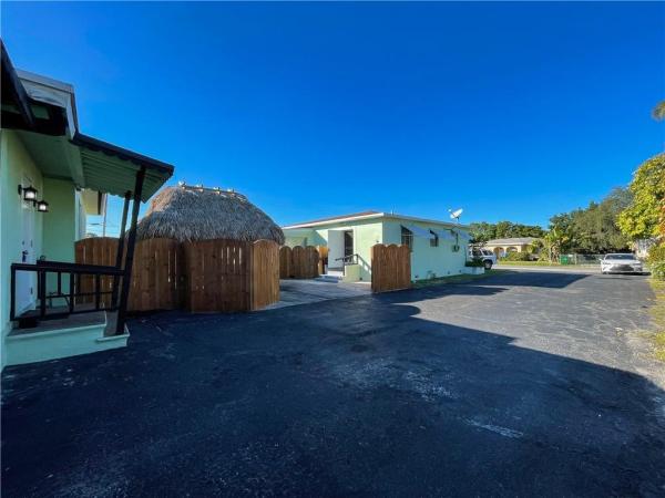 St James Park North, 14 SE 14th St #1-3, Dania Beach, Florida 33004, image 1