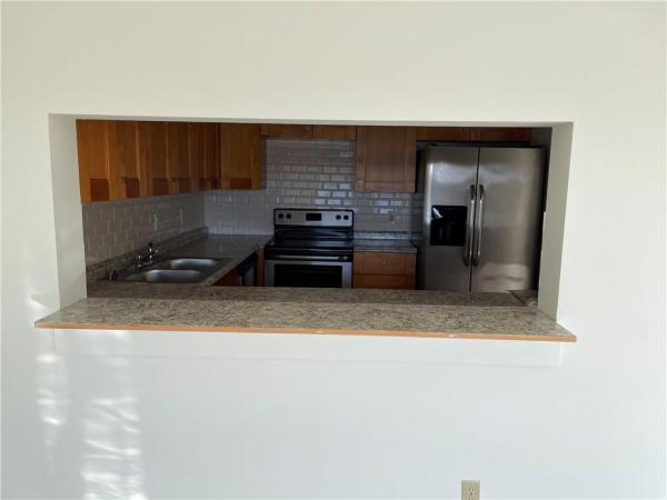 Lincoln Square, 607 Lincoln Ct, Deerfield Beach, Florida 33442, image 3