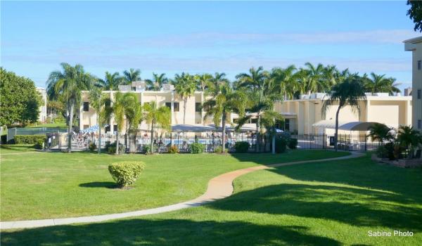 Village Royale Greenside, 2400 NE 1st Ln #2030, Boynton Beach, Florida 33435, image 2
