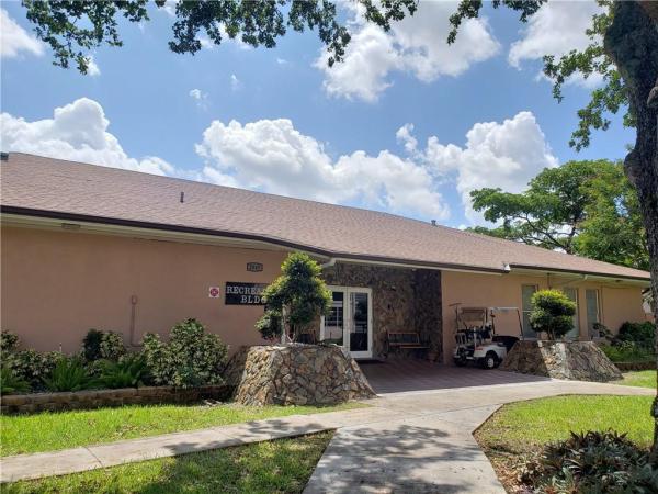 Somerset, 2871 Somerset Dr #411, Lauderdale Lakes, Florida 33311, image 2