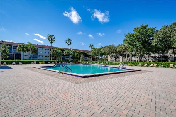 Ivanhoe At Century Village, 1551 SW 135th Ter #210G, Pembroke Pines, Florida 33027, image 1