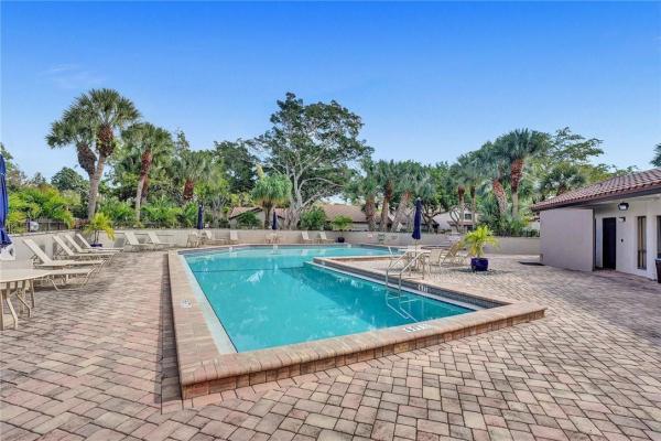 The Townhomes Of Deer Creek, 726 Deer Creek North Shore Dr, Deerfield Beach, Florida 33442, image 3