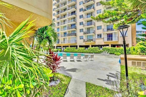 3 Horizons East, 12500 NE 15th Ave #206, North Miami, Florida 33161, image 2