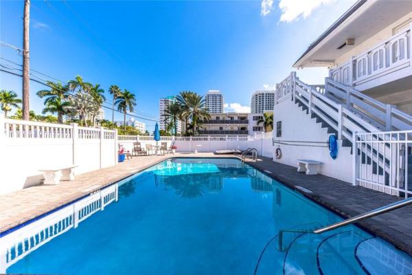 555 Orton Ave #4, Fort Lauderdale, Florida 33304, image 2