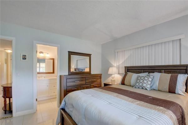 Village Royale, 2121 NE 1st Ct #101, Boynton Beach, Florida 33435, image 2