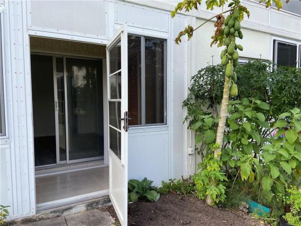 Lyndhurst, 172 Lyndhurst L, Deerfield Beach, Florida 33442, image 3