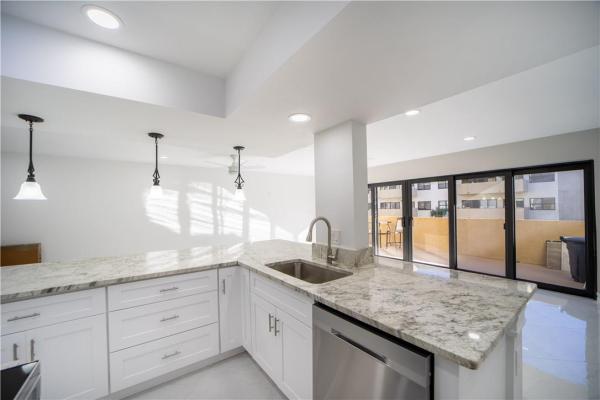 The Beach House, 330 SE 20th Ave #317, Deerfield Beach, Florida 33441, image 2