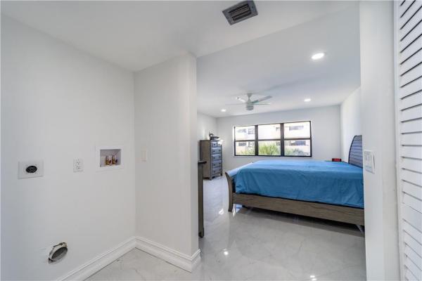The Beach House, 330 SE 20th Ave #317, Deerfield Beach, Florida 33441, image 1