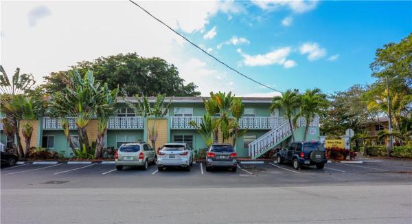 Wilton Village, 2607 NE 8th Ave #8, Wilton Manors, Florida 33334, image 3